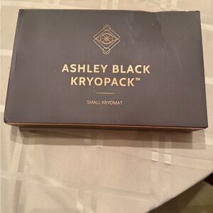 Ashley Black Kryopack Small Kryomat - Black